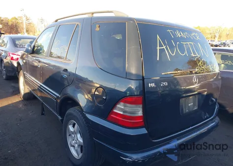 2000 Mercedes-Benz Ml 320 z USA, uszkodzony, nr VIN 4JGAB54E5YA187206